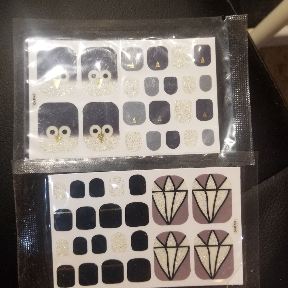 2 packs of  decorative toe nail stickers